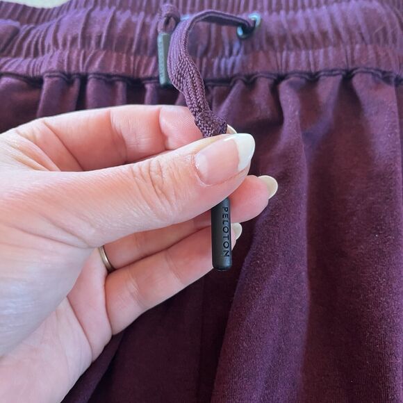 Peloton | Women's Drawstring Activewear Jogger Sweat Pants Burgundy | Large - Picture 4 of 9